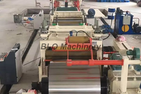 Bobine en acier de 0,3 - 3,0 mm coup&eacute;e &agrave; la ligne de machine de longueur avec le syst&egrave;me automatique d'empileur &nbsp;