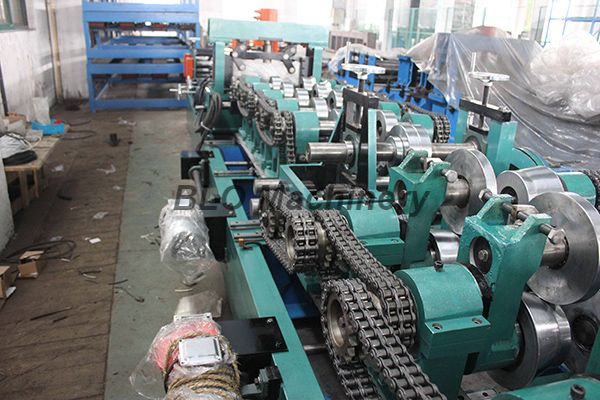  1,5 - 3,0 mm dicke Hutpfetten-Rollformmaschine mit hydraulischem Schneiden, TW-HCM100 &nbsp;