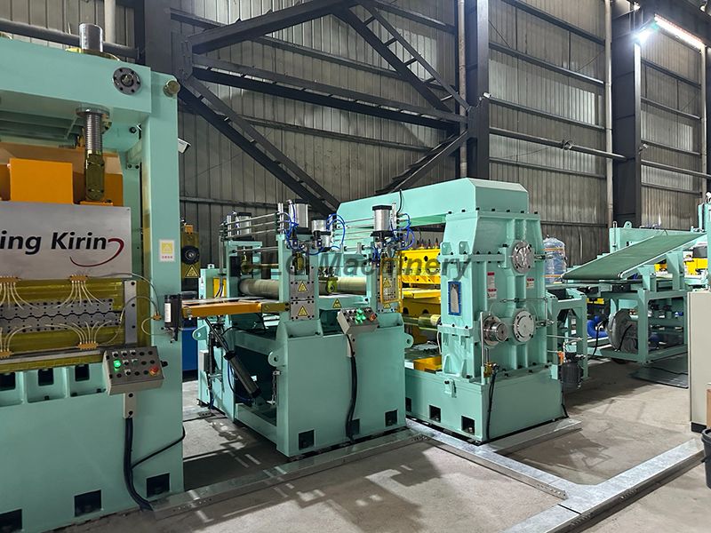0-40m / dak Hızla Boy Hattına Kesilmiş 1-6mm Otomatik &Ccedil;elik Metal Rulo